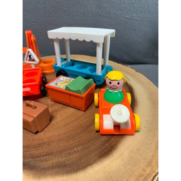 Vintage Fisher-Price Little People Zoo Gazebo, Tram Jump Rope Train Set - Picture 3 of 14